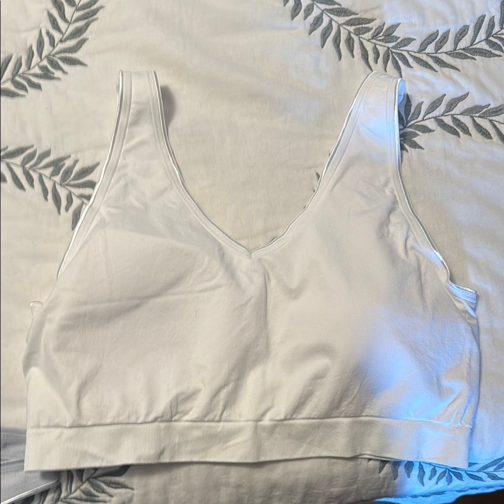 AnyBody White Sports Bra V-Neck Wide Straps